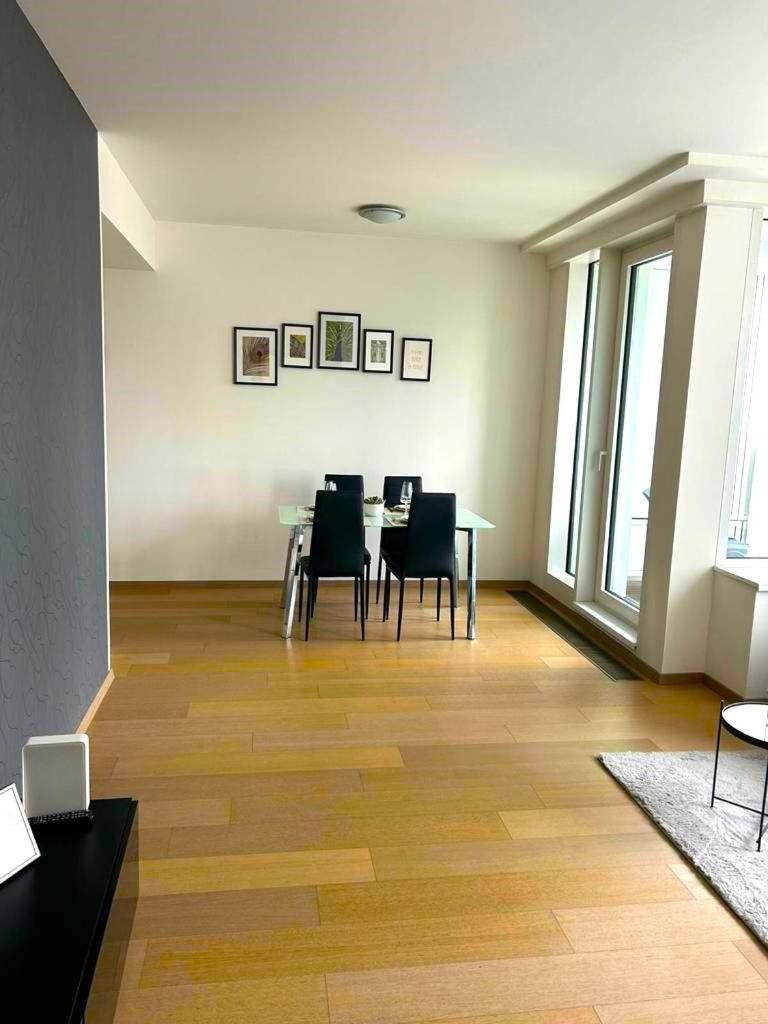 Skau Panorama Family & Business Apartment City View Free Parking Bratislava Exteriér fotografie